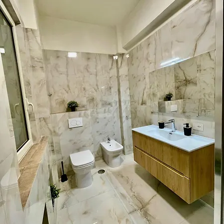 Tiger Deluxe Apartment Rome 50 M From Tram *